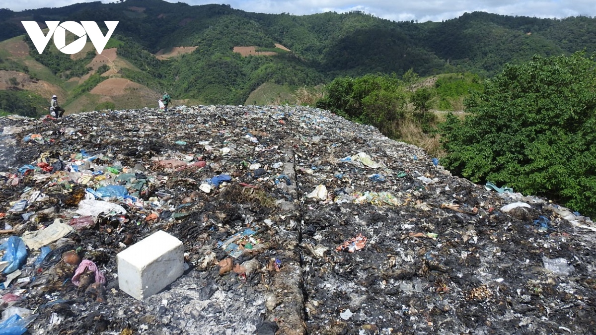 Cần xử lý dứt điểm tình trạng ô nhiễm tại bãi rác thải huyện Đăk Glei